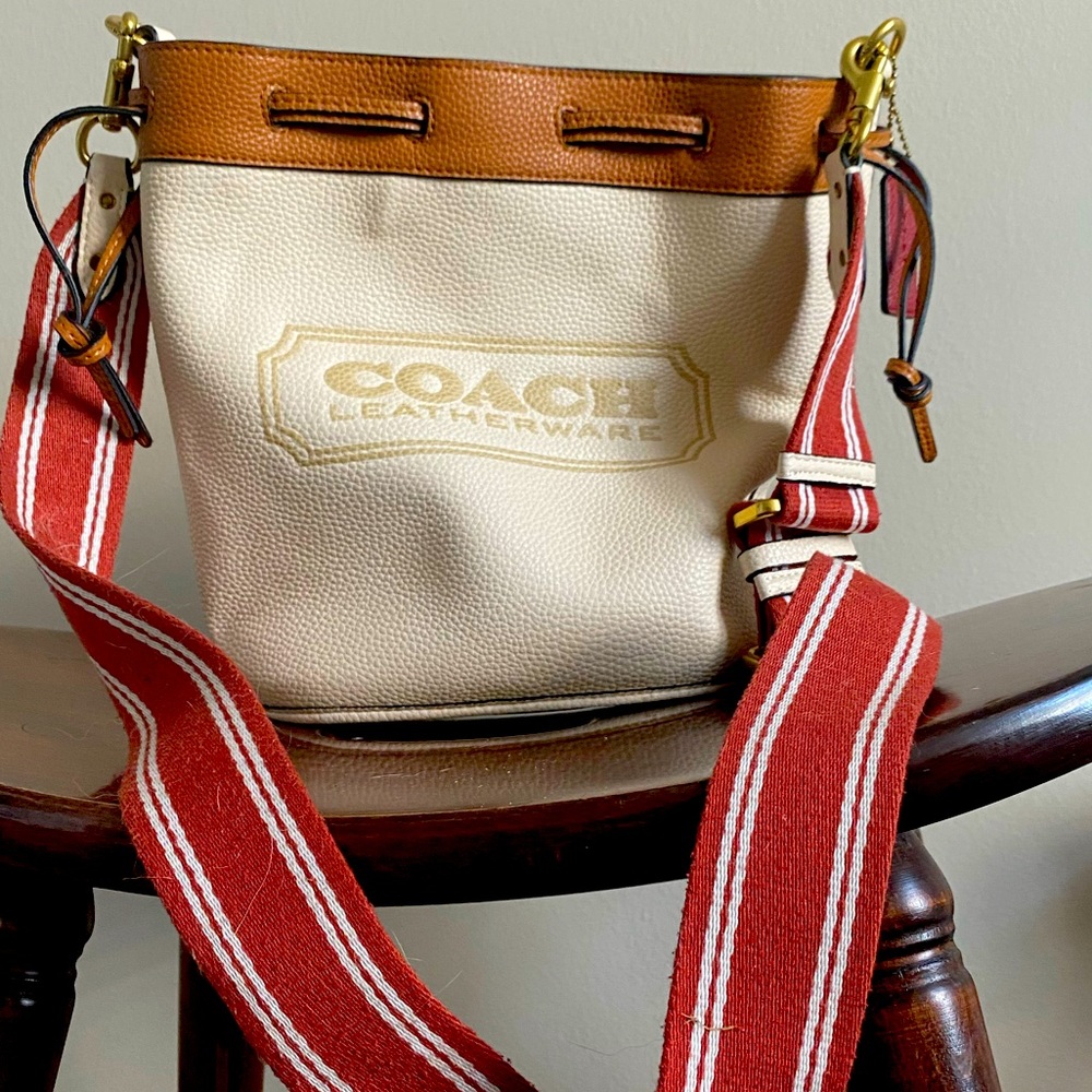 Coach  Bucket Bag 1 : 1